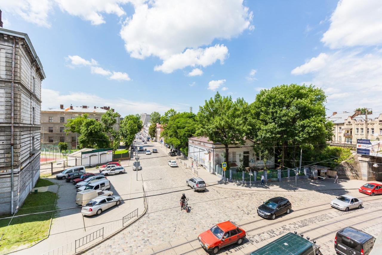 Сучасна Квартира По Вул Дарії Гусяк 9 Біля Краківського Lviv Exteriör bild